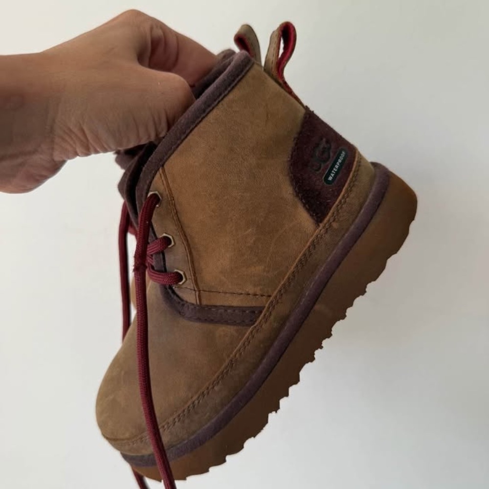 UGG Neumel II Waterproof Lace-Up Boots, Toddler size 11 - Picture 2 of 6